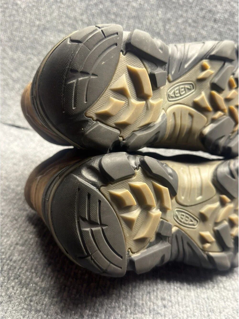 KEEN Durand II Mid Waterproof Hiking Boots for Men -   Size 11.5 WIDE